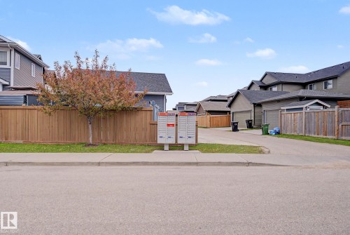Front house - 3343 Weidle Way Sw, Edmonton, AB 
