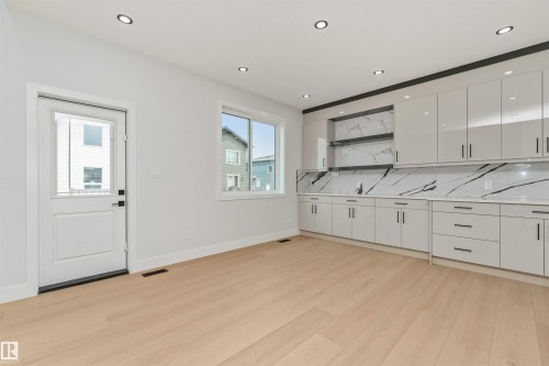 103 Eldridge Point(E), St. Albert, AB - Indoor Photo Showing Kitchen