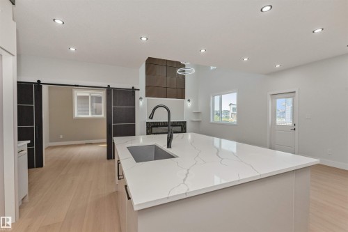 103 Eldridge Point(E), St. Albert, AB - Indoor Photo Showing Kitchen With Upgraded Kitchen
