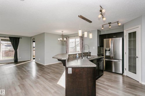 9503 213 Street Nw, Edmonton, AB 