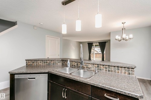 9503 213 Street Nw, Edmonton, AB 