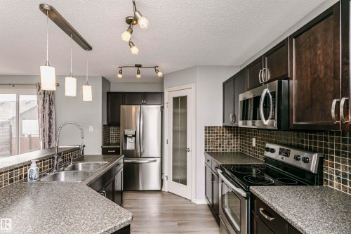 9503 213 Street Nw, Edmonton, AB 