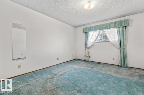 6708 31 Avenue Nw, Edmonton, AB - Indoor Photo Showing Other Room