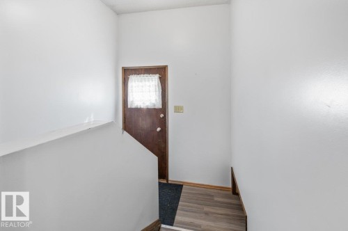 6708 31 Avenue Nw, Edmonton, AB - Indoor Photo Showing Other Room