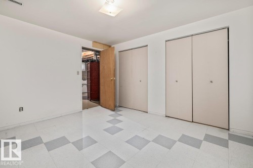6708 31 Avenue Nw, Edmonton, AB - Indoor Photo Showing Other Room