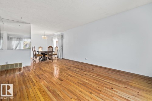 6708 31 Avenue Nw, Edmonton, AB - Indoor