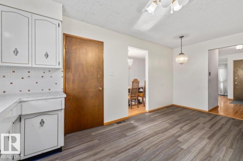 6708 31 Avenue Nw, Edmonton, AB - Indoor