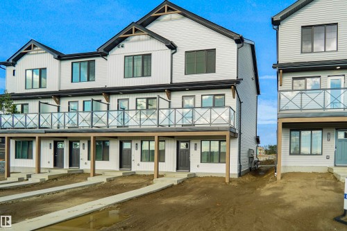 533 ASTER Drive NW  Edmonton, AB T6T 2N8