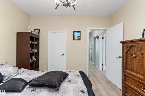 11911 70 Street Nw, Edmonton, AB 