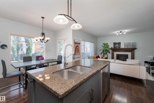 6736 19 Avenue Sw, Edmonton, AB 