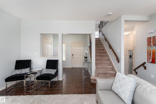 6736 19 Avenue Sw, Edmonton, AB 