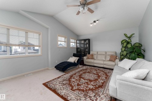 6736 19 Avenue Sw, Edmonton, AB 