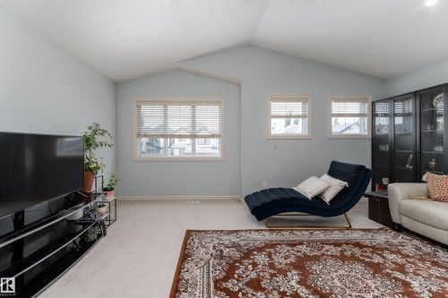 6736 19 Avenue Sw, Edmonton, AB 