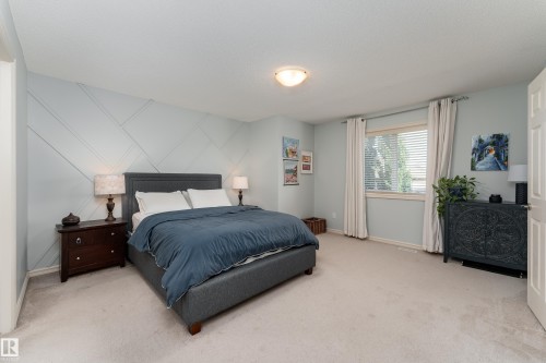 6736 19 Avenue Sw, Edmonton, AB 