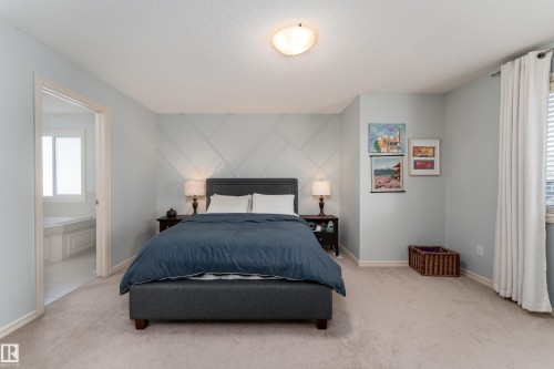 6736 19 Avenue Sw, Edmonton, AB 