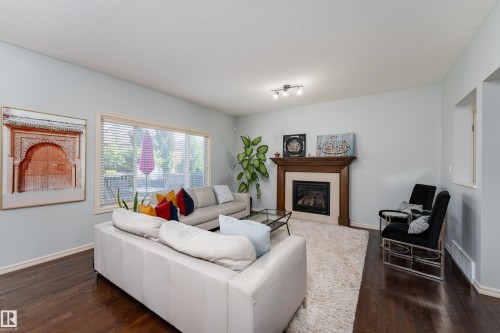 6736 19 Avenue Sw, Edmonton, AB 