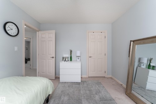 6736 19 Avenue Sw, Edmonton, AB 