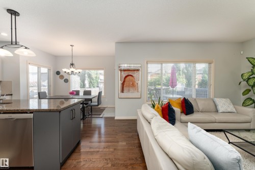 6736 19 Avenue Sw, Edmonton, AB 