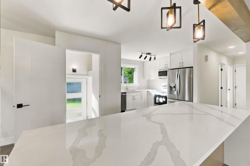13203 136A Avenue Nw, Edmonton, AB 