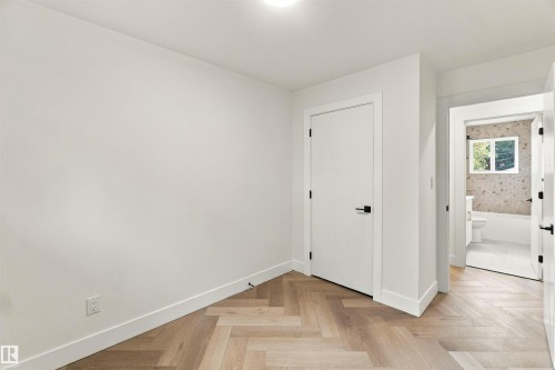 13203 136A Avenue Nw, Edmonton, AB 