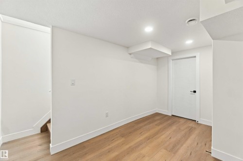 13203 136A Avenue Nw, Edmonton, AB 