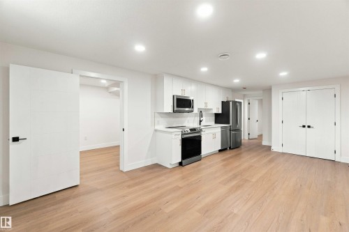 13203 136A Avenue Nw, Edmonton, AB 