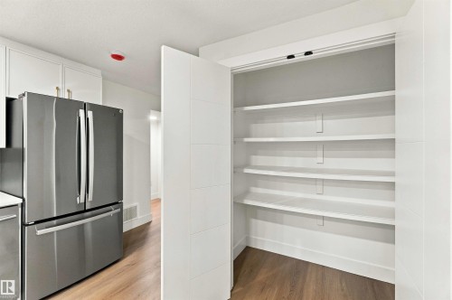 13203 136A Avenue Nw, Edmonton, AB 