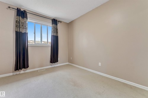 7743 8 Avenue Sw, Edmonton, AB - Indoor Photo Showing Other Room