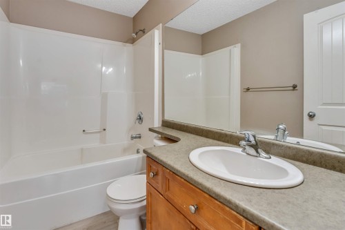 7743 8 Avenue Sw, Edmonton, AB - Indoor Photo Showing Bathroom