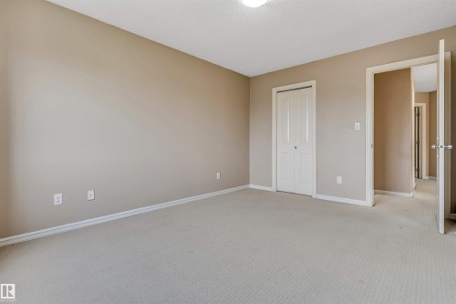 7743 8 Avenue Sw, Edmonton, AB - Indoor Photo Showing Other Room