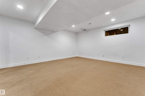 7743 8 Avenue Sw, Edmonton, AB - Indoor Photo Showing Other Room