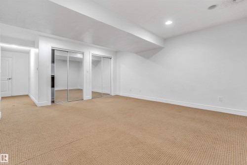 7743 8 Avenue Sw, Edmonton, AB - Indoor Photo Showing Other Room