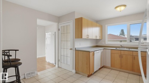 10440 36 Avenue Nw, Edmonton, AB 
