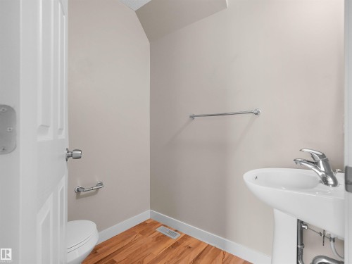 2512 Anderson Way Sw, Edmonton, AB - Indoor Photo Showing Bathroom