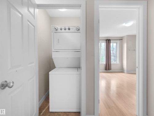 2512 Anderson Way Sw, Edmonton, AB - Indoor Photo Showing Laundry Room