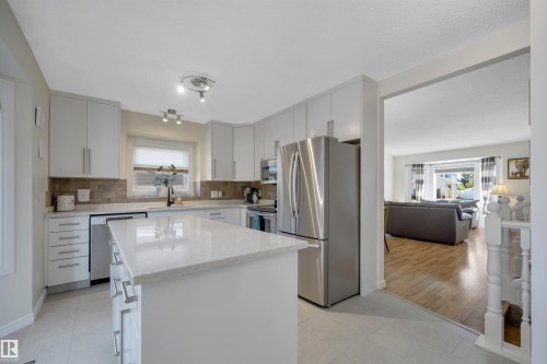 5735 152A Avenue Nw, Edmonton, AB 