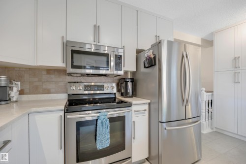 5735 152A Avenue Nw, Edmonton, AB 