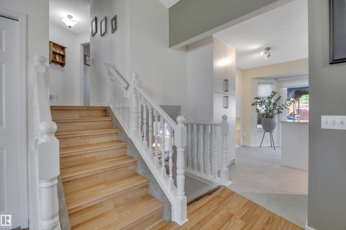 5735 152A Avenue Nw, Edmonton, AB 