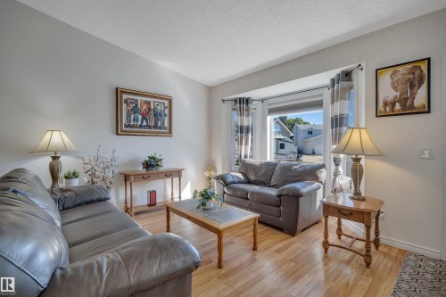 5735 152A Avenue Nw, Edmonton, AB 