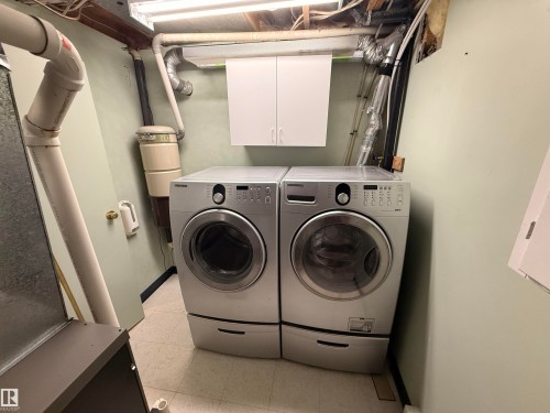 10 Weston Court, Spruce Grove, AB - Indoor Photo Showing Laundry Room