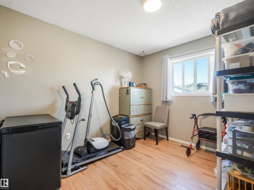 10 Weston Court, Spruce Grove, AB - Indoor