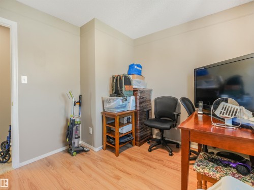 10 Weston Court, Spruce Grove, AB - Indoor Photo Showing Office