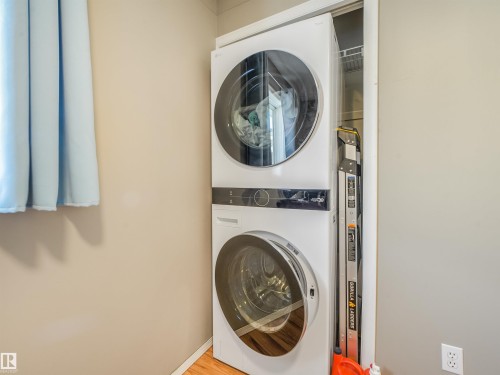 10 Weston Court, Spruce Grove, AB - Indoor Photo Showing Laundry Room