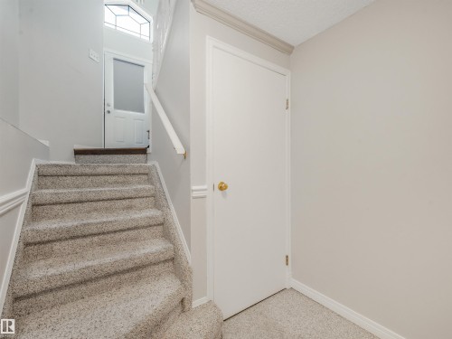 10 Weston Court, Spruce Grove, AB - Indoor Photo Showing Other Room