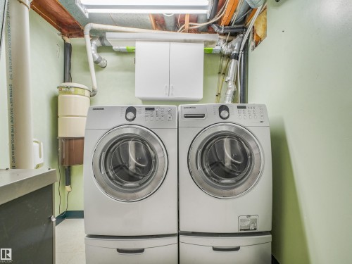 10 Weston Court, Spruce Grove, AB - Indoor Photo Showing Laundry Room