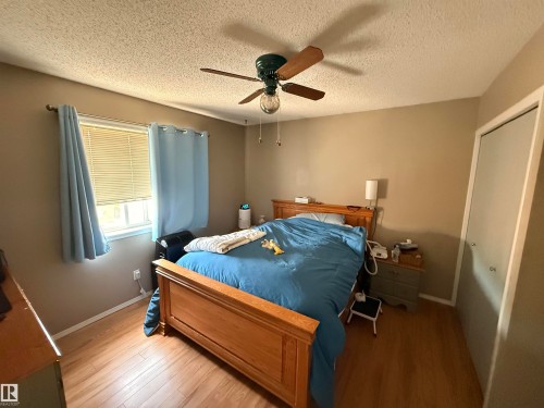 10 Weston Court, Spruce Grove, AB - Indoor Photo Showing Bedroom