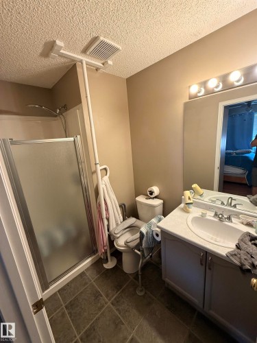 10 Weston Court, Spruce Grove, AB - Indoor Photo Showing Bathroom