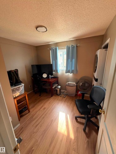 10 Weston Court, Spruce Grove, AB - Indoor