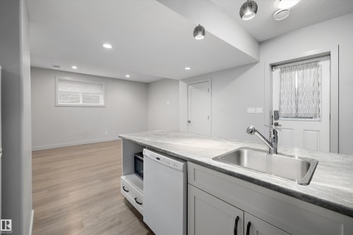 11534 122 Street Nw, Edmonton, AB 