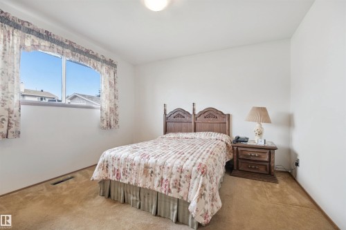 6920 152A Avenue Nw, Edmonton, AB 